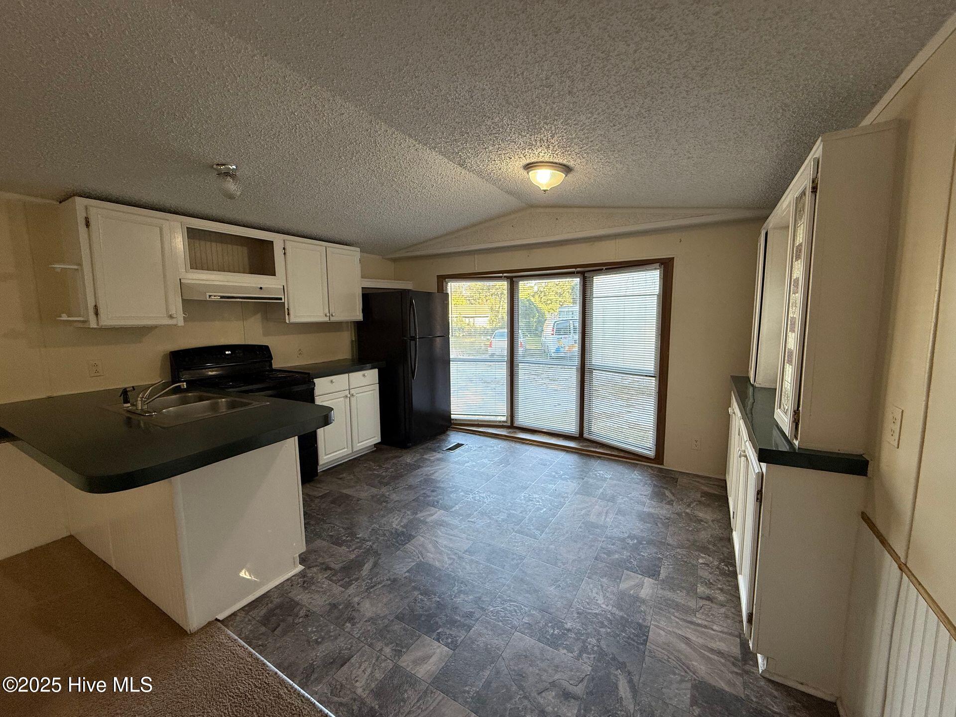 113 Barbour Road, Unit 7 Hubert, NC 28539 - Photo 3 of 10 9080f9b0-6e2f-4c1f-9f98-0b47f19efb64