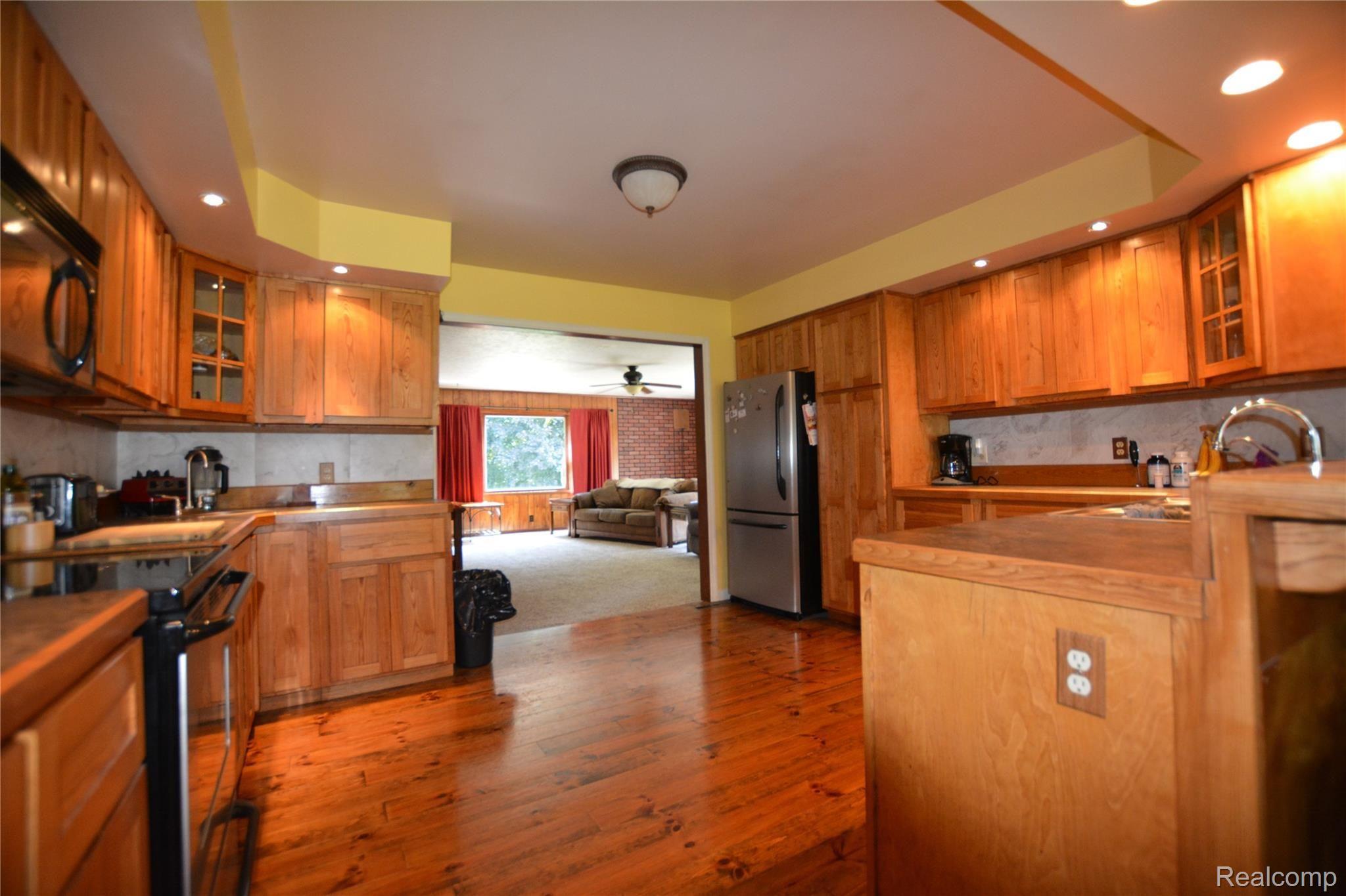 10915 South New Lothrop Road Durand, MI 48429 - Photo 6 of 28 DSC_0178.JPG