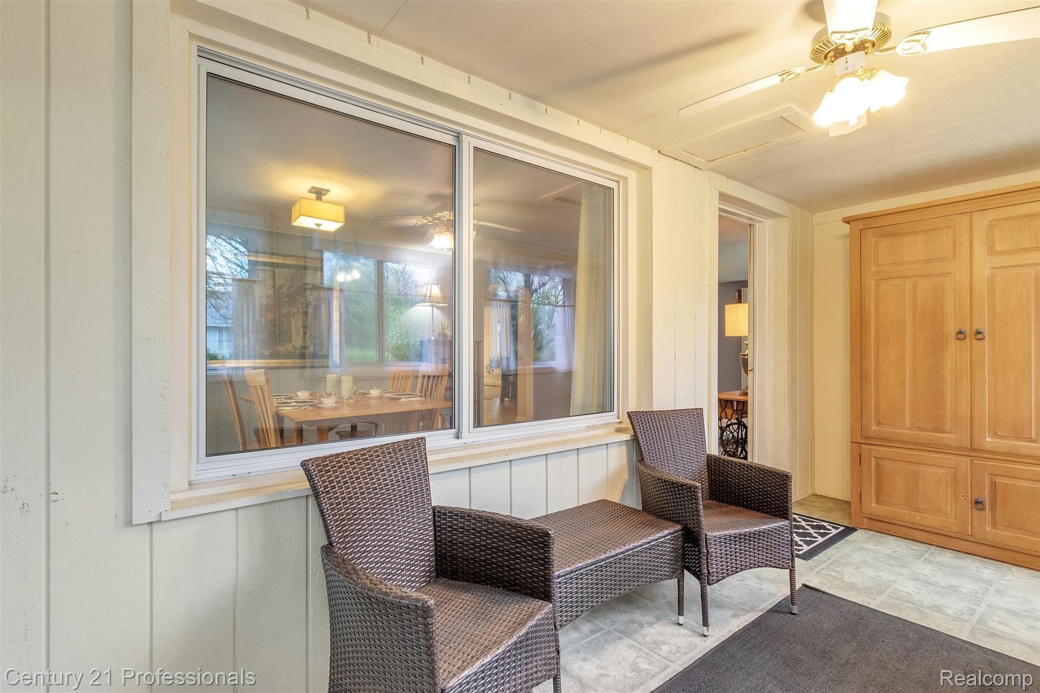 160 Grace Avenue Rochester, MI 48307 - Photo 4 of 51 07-160 Grace Ave-Windowstill Real Estate Photography-7.jpg