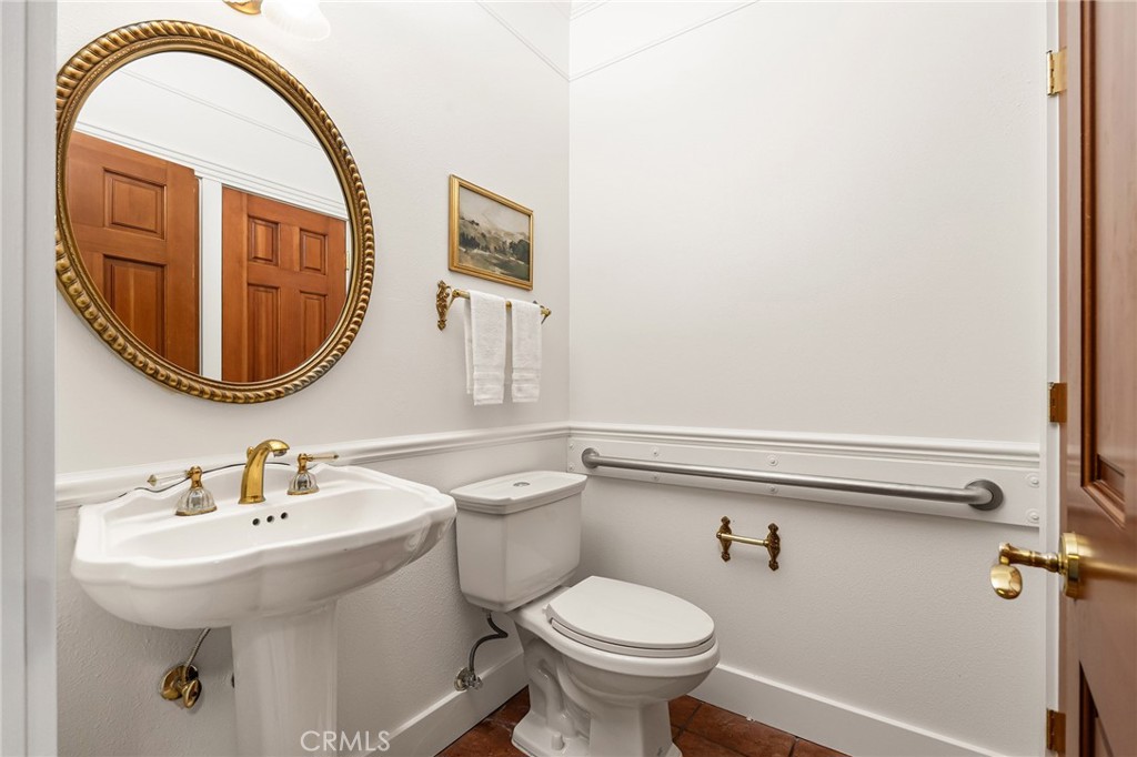897 Filbert Avenue Chico, CA 95926 - Photo 27 of 66 a bathroom with a sink and a mirror