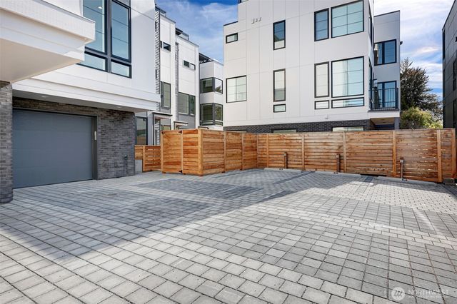 $979,900 | 1301 C 31st Avenue South, Seattle, WA 98144