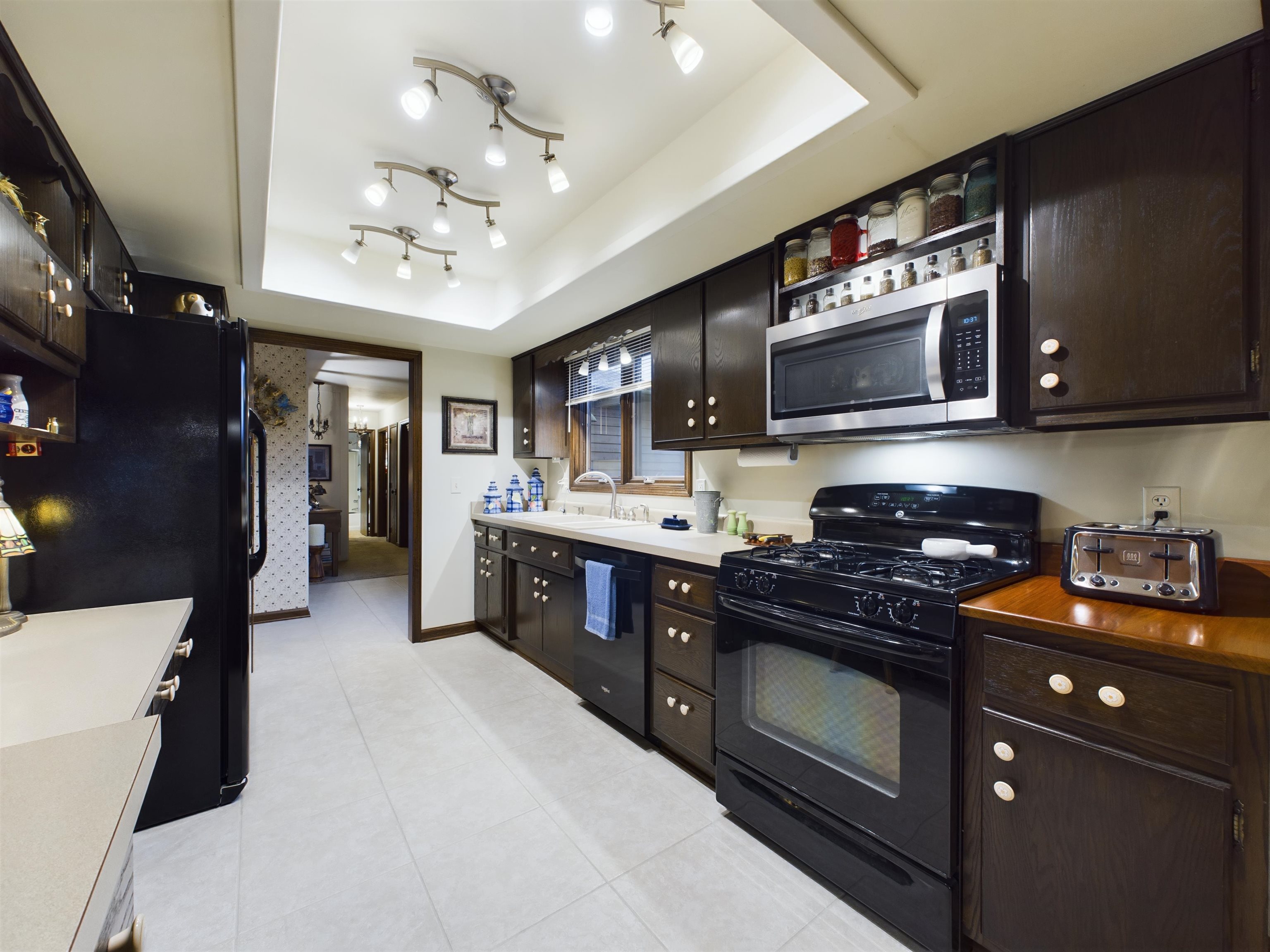 9715 Reindeer Road Fort Wayne, IN 46804 - Photo 6 of 36 Gallery Image 6