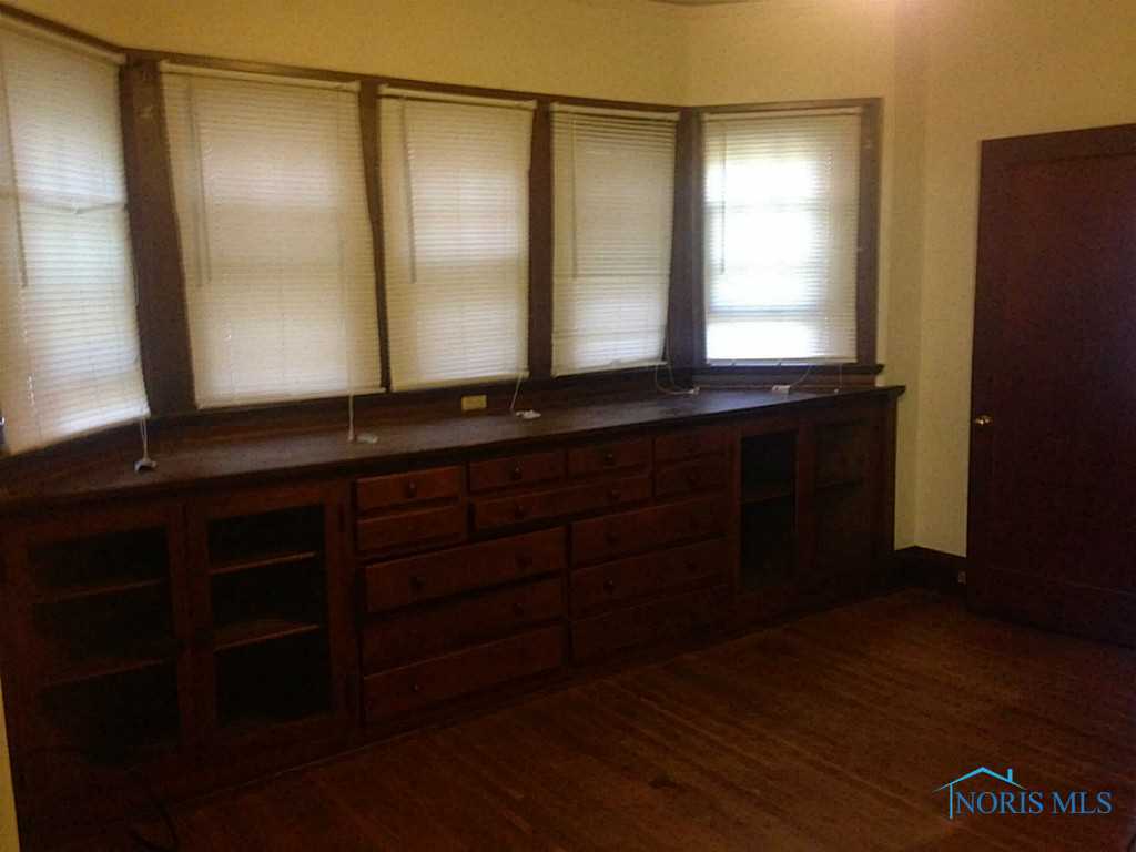 423 Rockingham Street Toledo, OH 43610 - Photo 2 of 13 Gallery Image 2