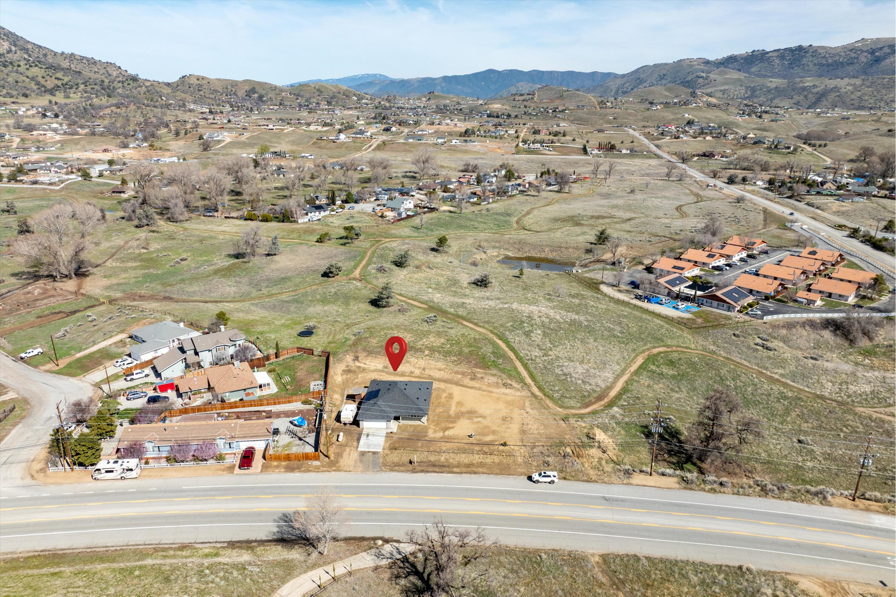 20601 Country Club Drive Tehachapi, CA 93561 - Photo 15 of 18