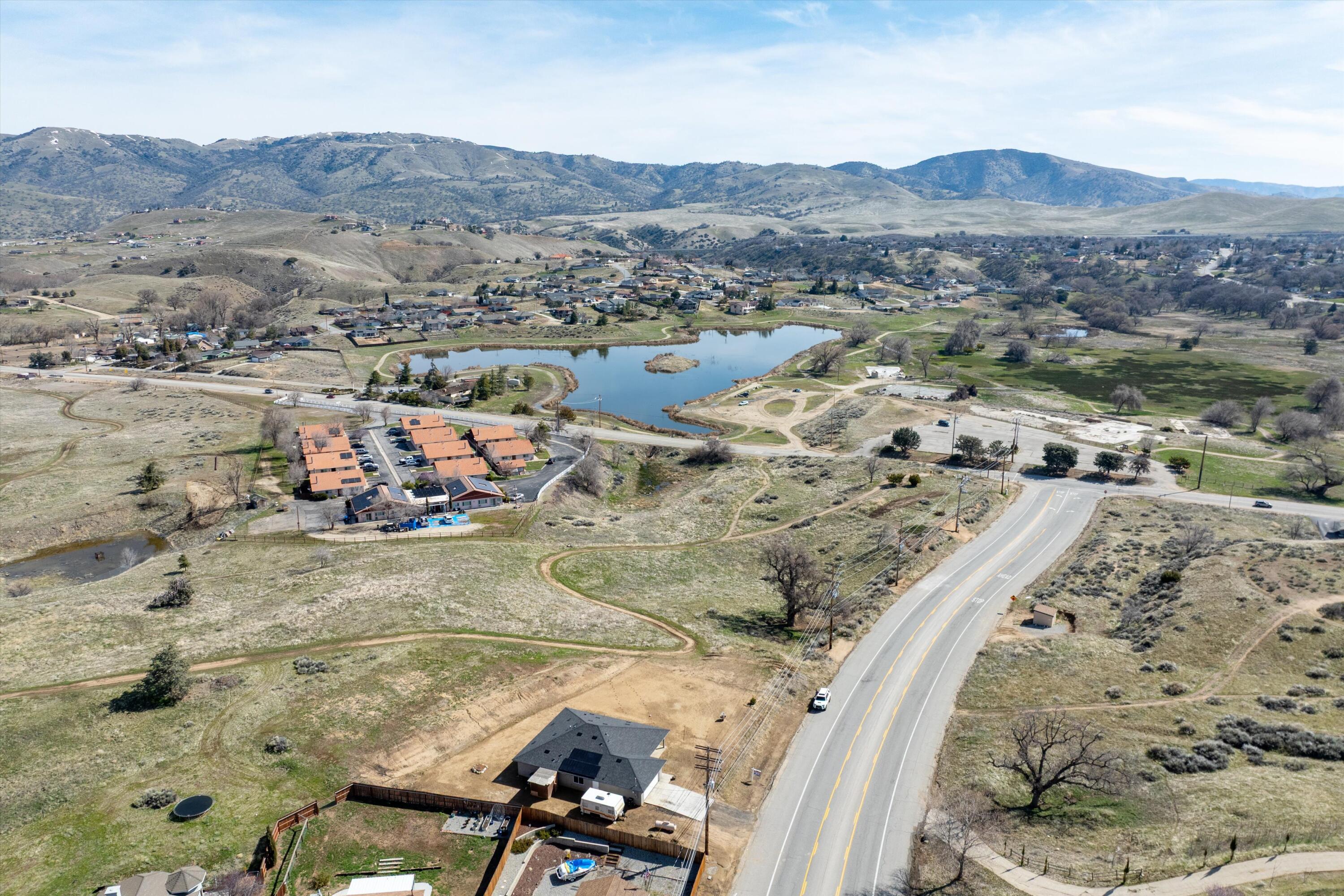 20601 Country Club Drive Tehachapi, CA 93561 - Photo 16 of 18