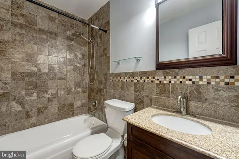$579,000 | 4159 Novar Drive, Chantilly, VA 20151