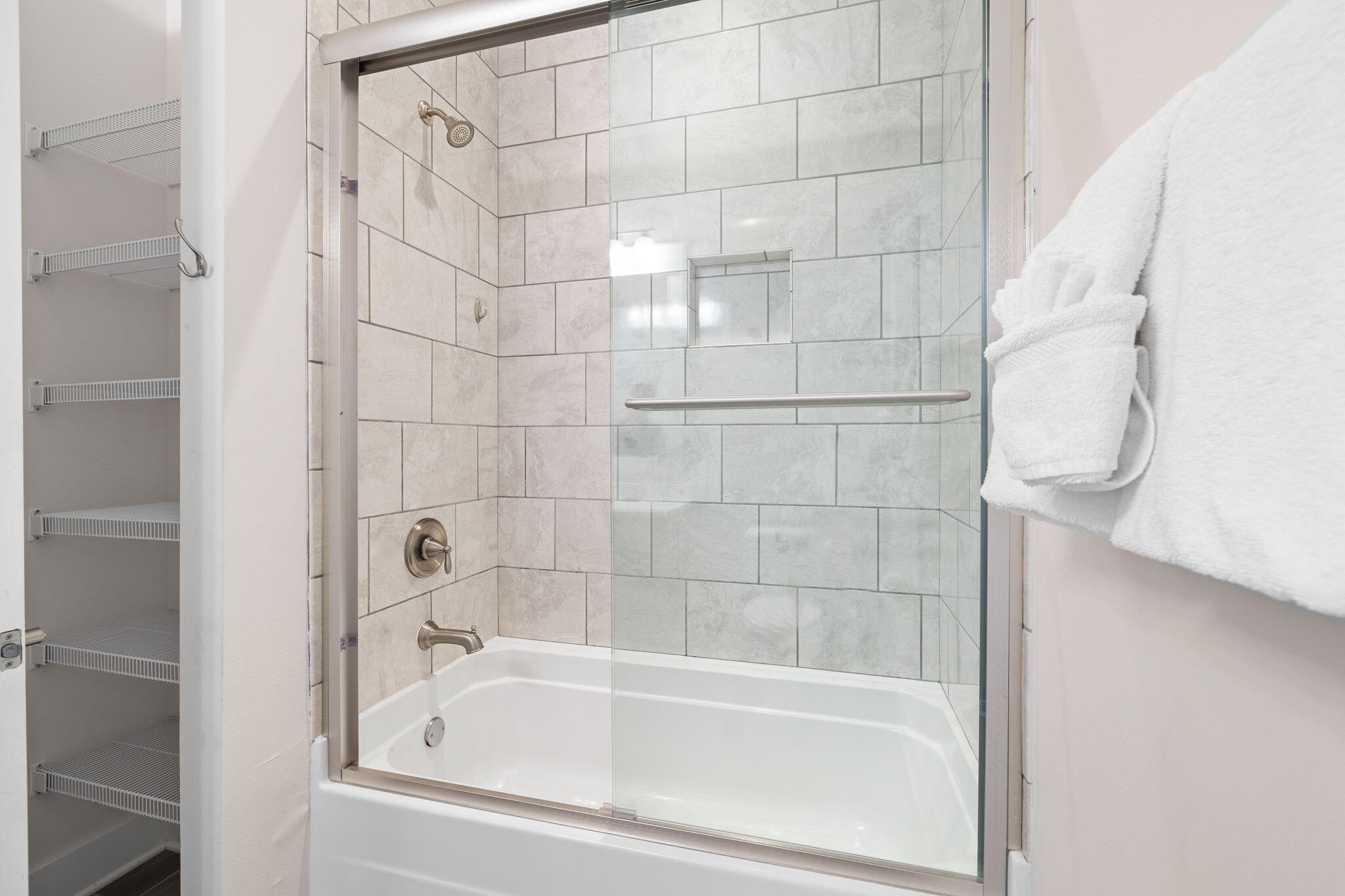 33 Milestone Dr Inlet Beach, Unit A Inlet Beach, FL 32461 - Photo 23 of 41 a bathroom with a bathtub