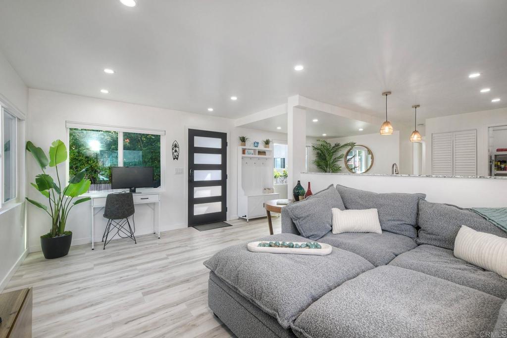 170 Diana Street, Unit 34 Encinitas, CA 92024 - Photo 4 of 25