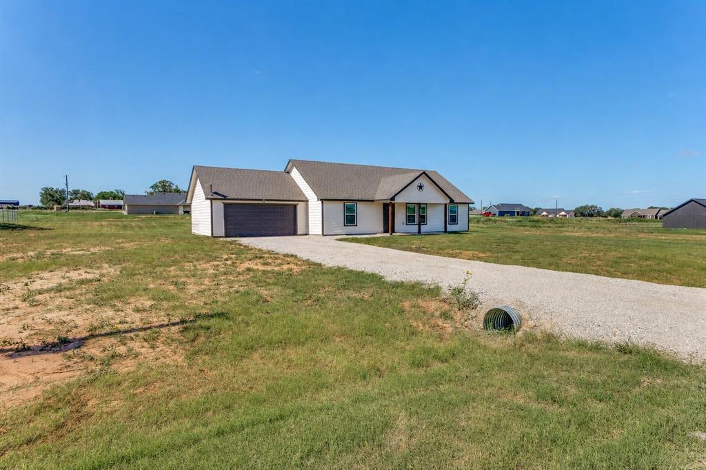 205 Altom Road Springtown, TX 76082 - Photo 2 of 27 Gallery Image 2