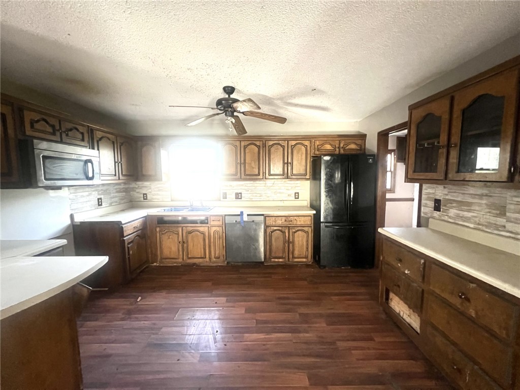 606 Timberlake Road Anderson, SC 29625 - Photo 2 of 12 This spacious kitchen offers ample cabinetry and an open layout for effortless entertaining.