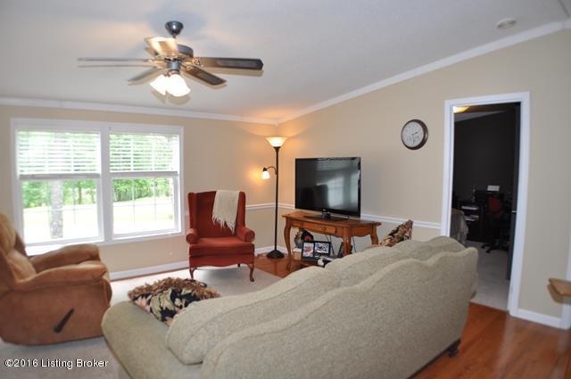 1270 Garrett Road Brandenburg, KY 40108 - Photo 6 of 39 DSC_0408 (Copy)