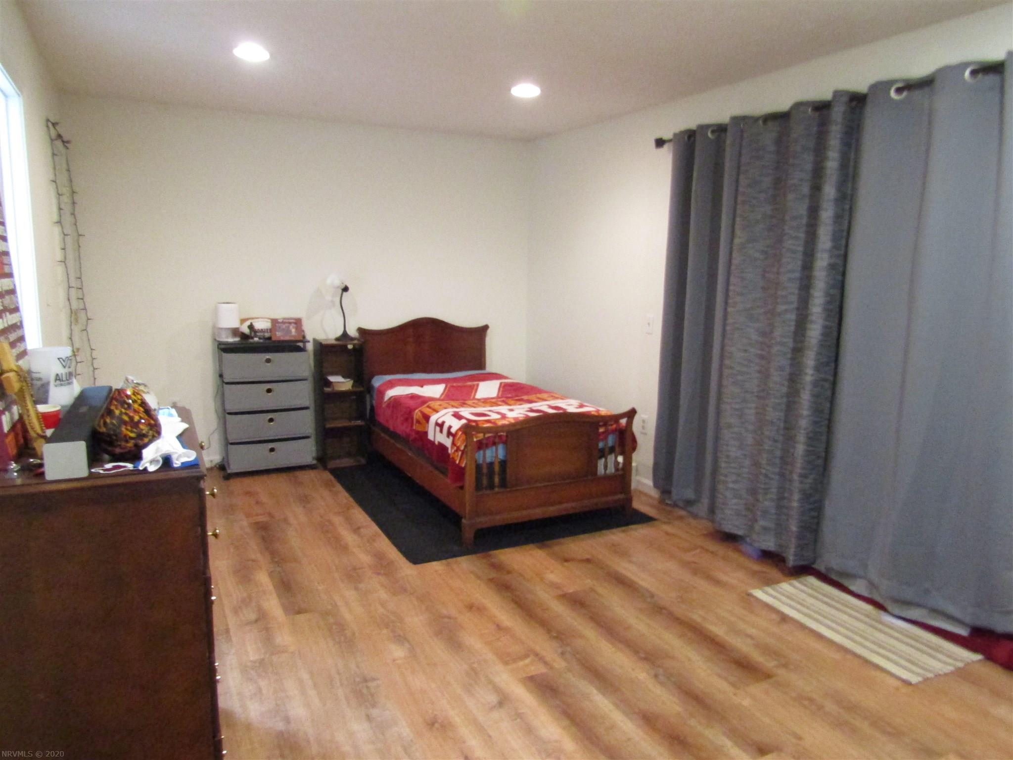 2502 Ridge Road Blacksburg, VA 24060 - Photo 21 of 24 Gallery Image 21