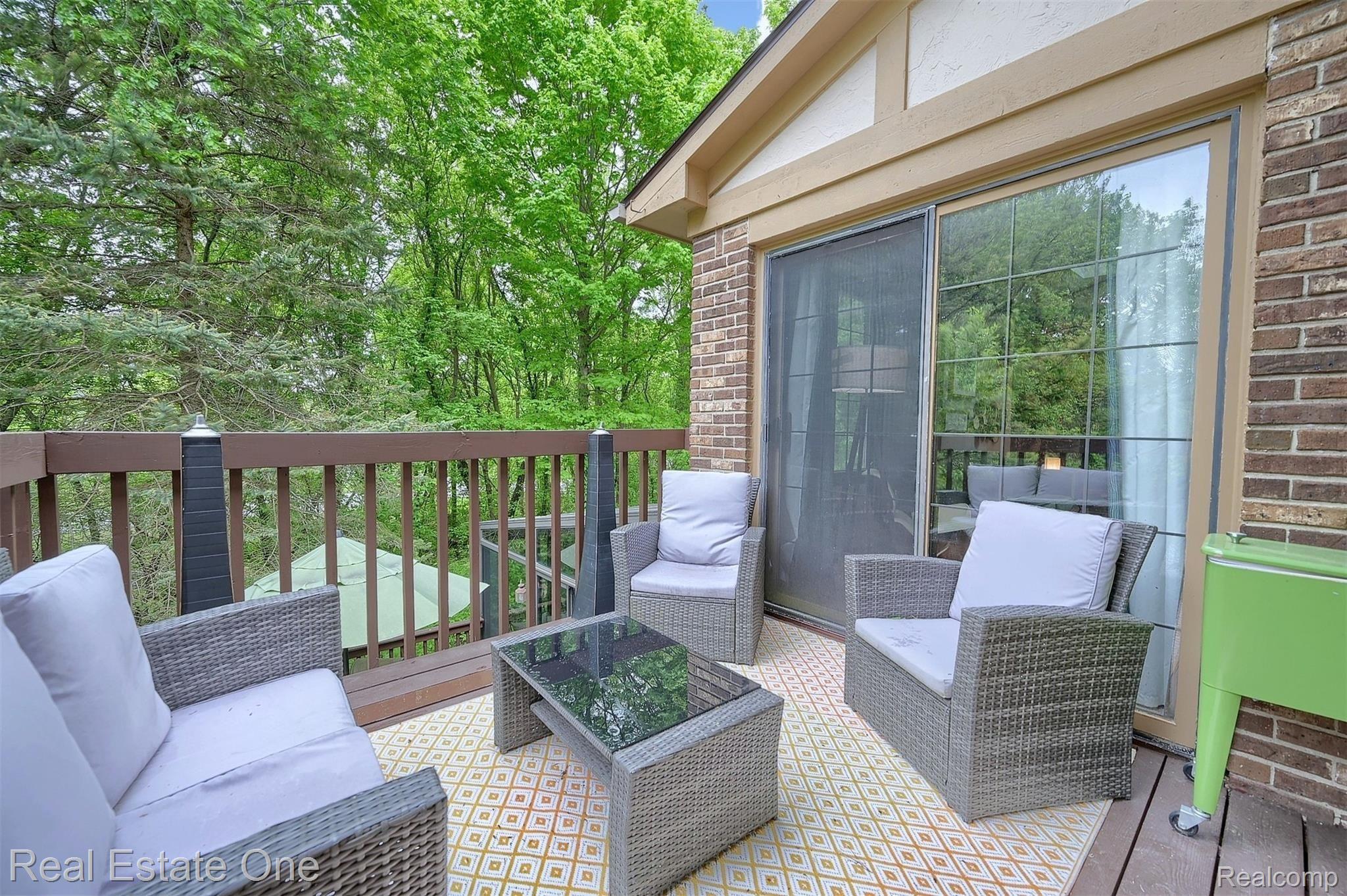 31227 Country Ridge Circle Farmington, MI 48331 - Photo 44 of 45 46-Upper-Deck.jpg
