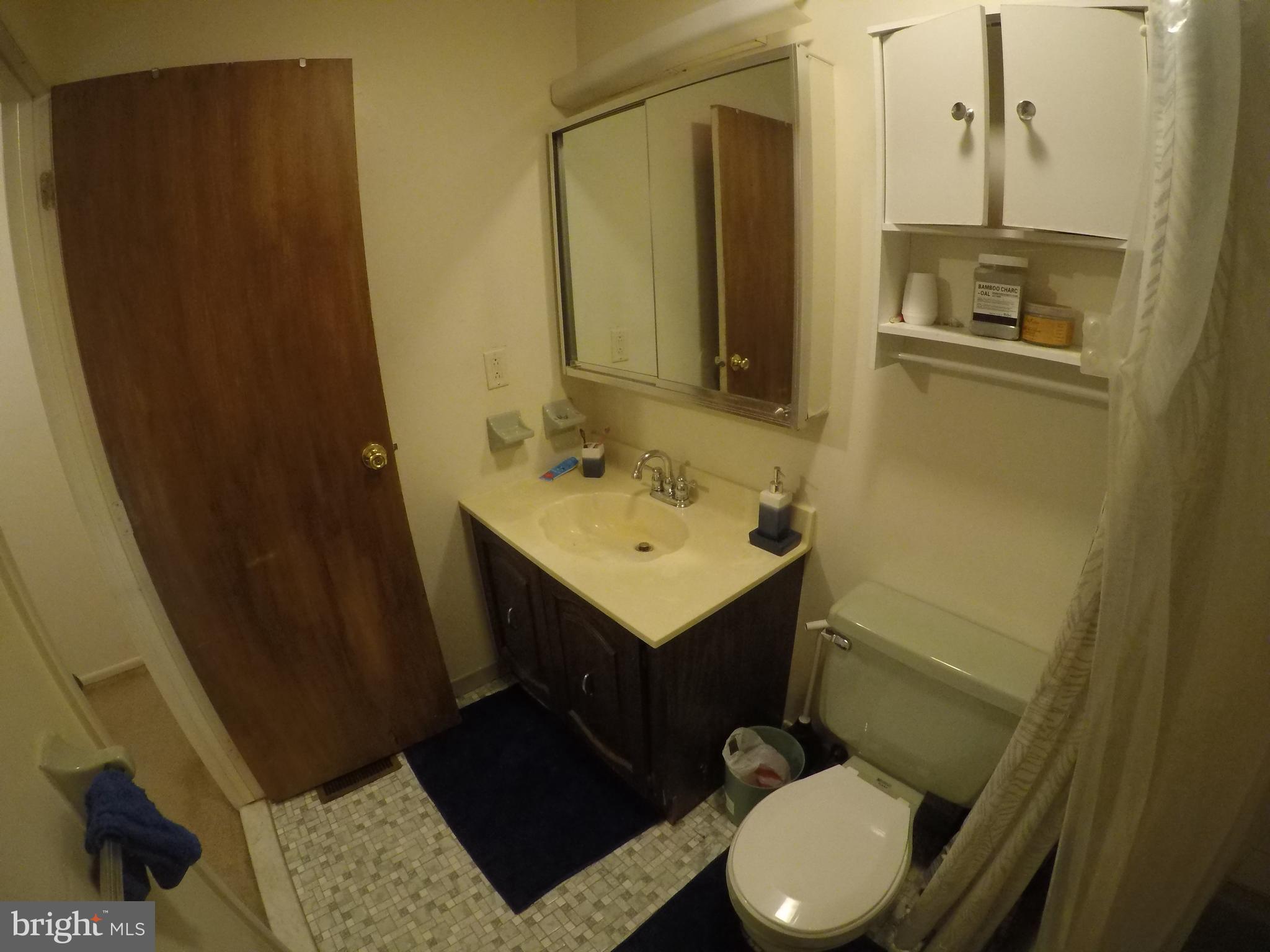 112 Chaucer Road Mount Laurel, NJ 08054 - Photo 23 of 37 B. Unit Hall Full Bath