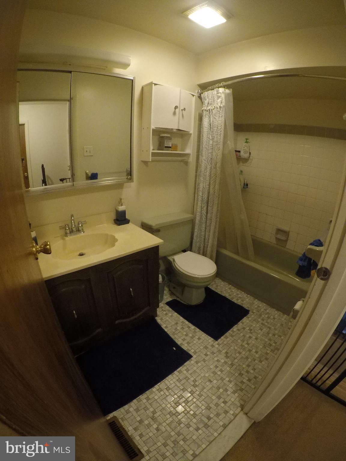 112 Chaucer Road Mount Laurel, NJ 08054 - Photo 24 of 37 B. Unit Hall Full Bath