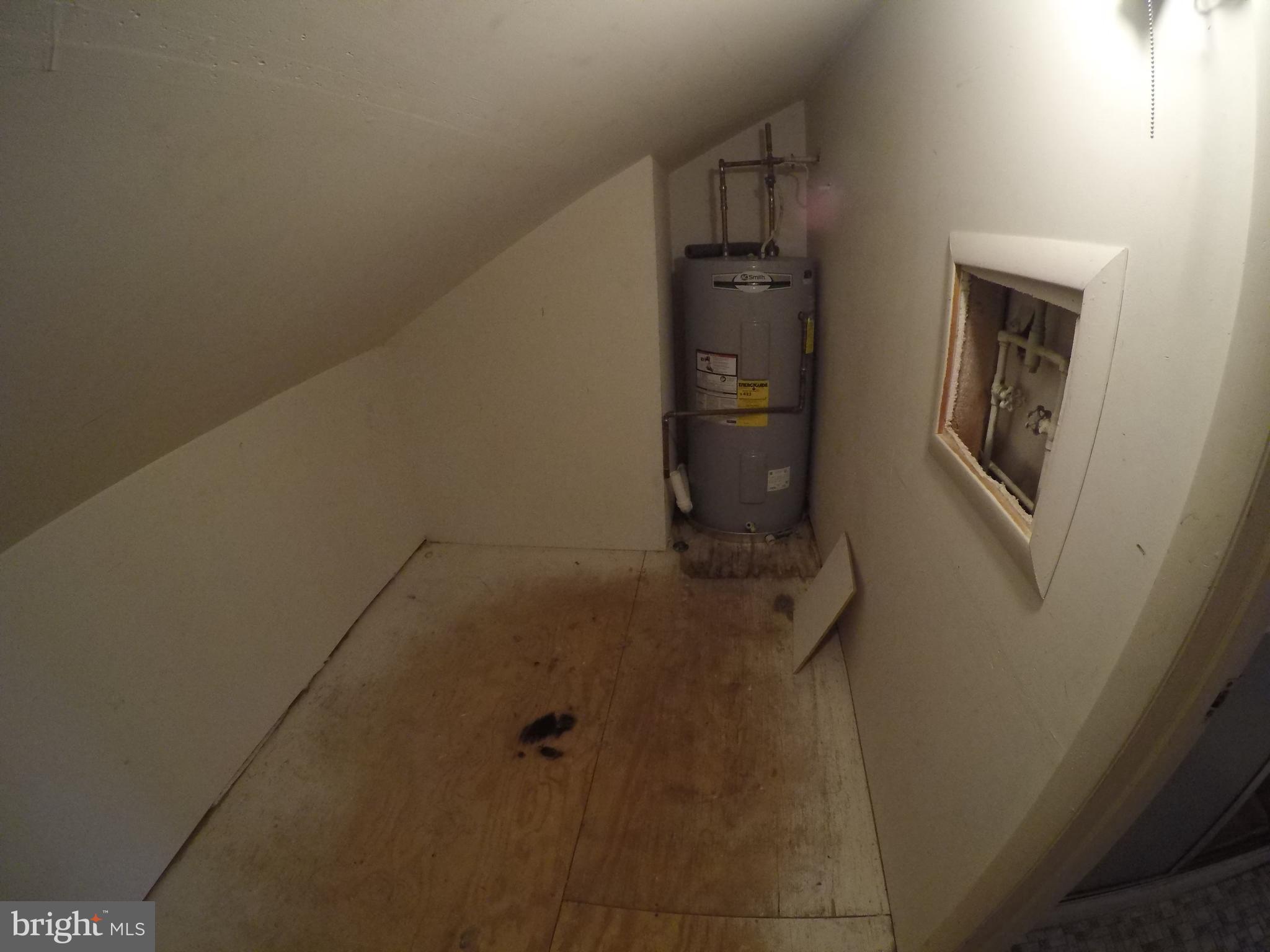 112 Chaucer Road Mount Laurel, NJ 08054 - Photo 34 of 37 B. Unit HWH