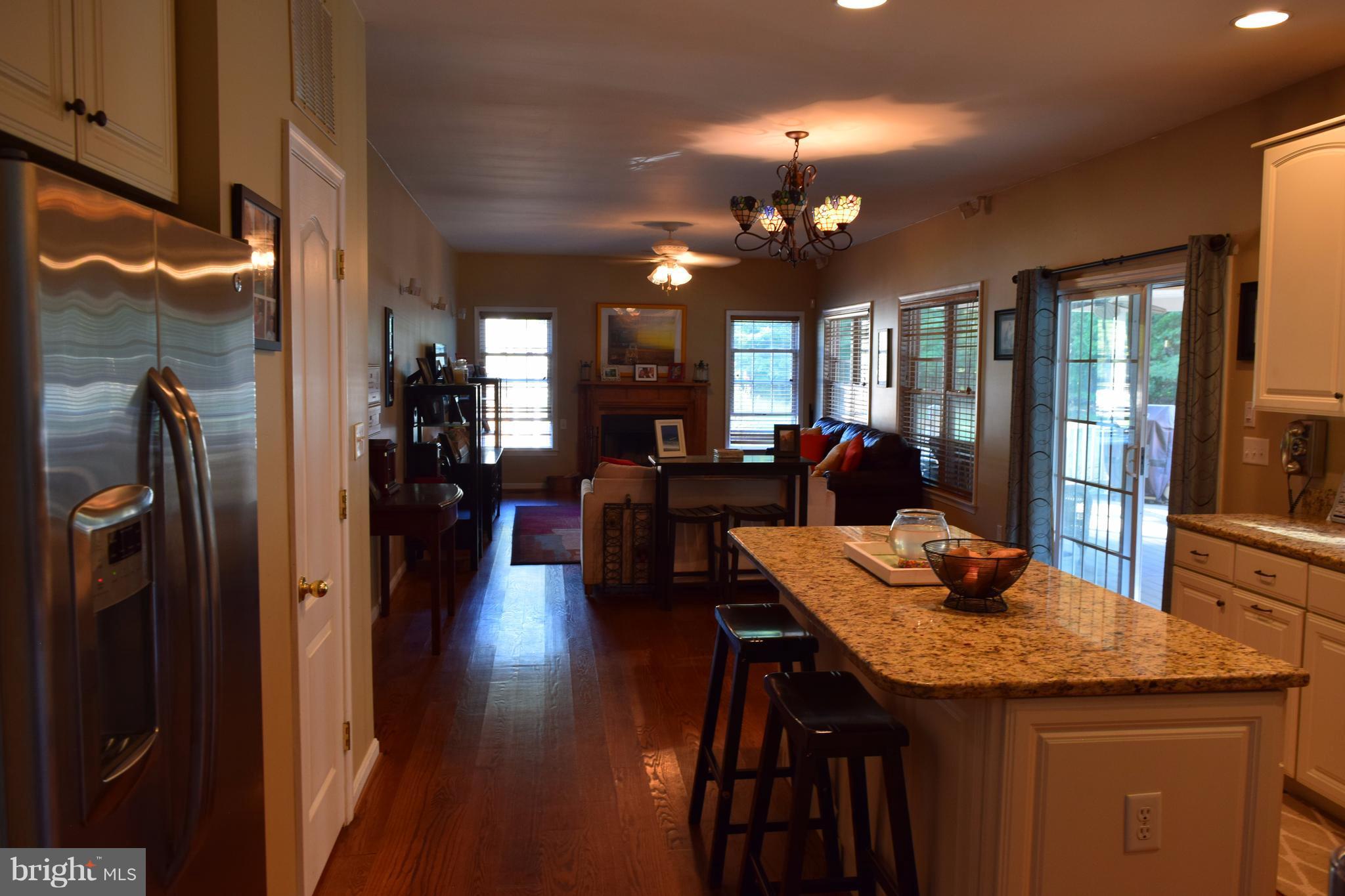 157 Likes Road Edgewater, MD 21037 - Photo 11 of 30 Kitchen/Family rooms
