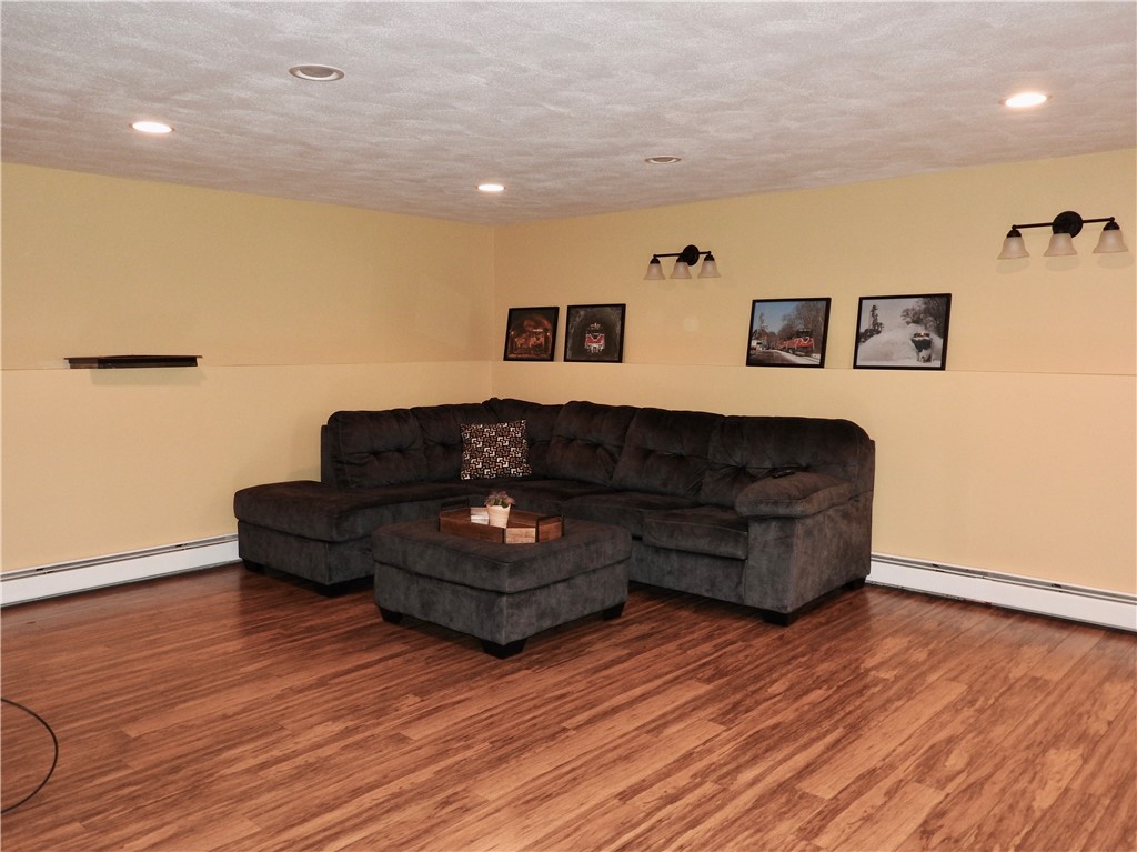 318 Old County Road Smithfield, RI 02917 - Photo 7 of 21