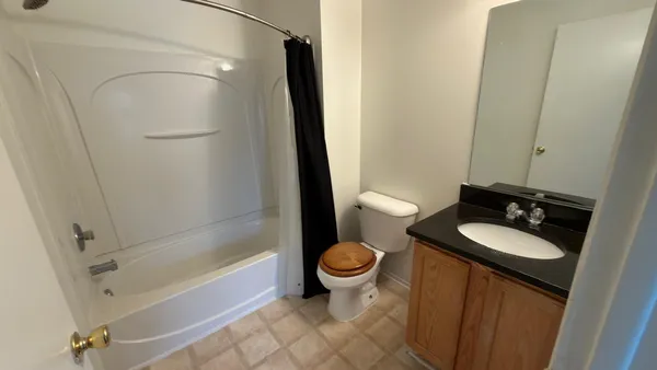 $1,900 | 15602 Stone Crossing Drive, Southfield, MI 48075