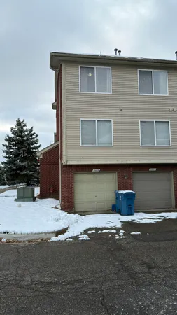 $1,900 | 15602 Stone Crossing Drive, Southfield, MI 48075