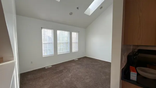 $1,900 | 15602 Stone Crossing Drive, Southfield, MI 48075