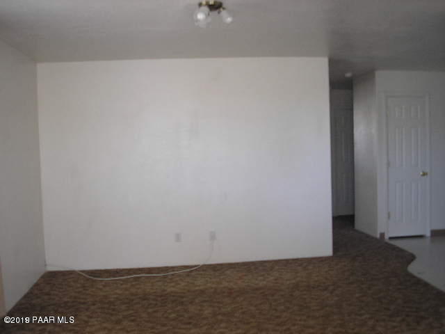 17044 East Roadrunner Road Mayer, AZ 86333 - Photo 12 of 14 Living B