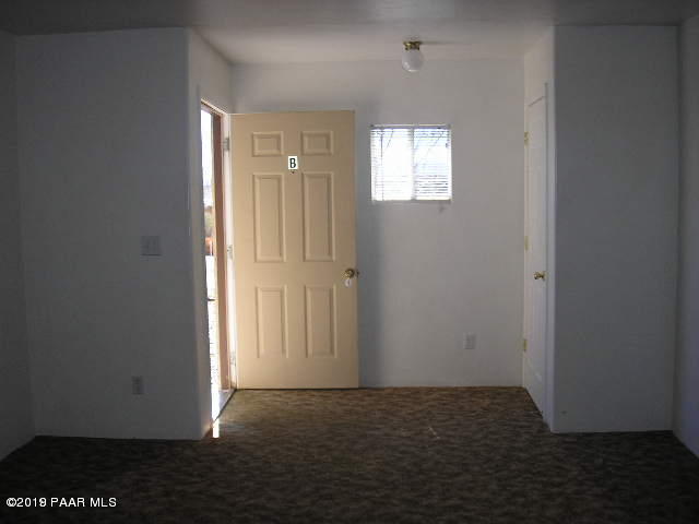 17044 East Roadrunner Road Mayer, AZ 86333 - Photo 10 of 14 Foyer B