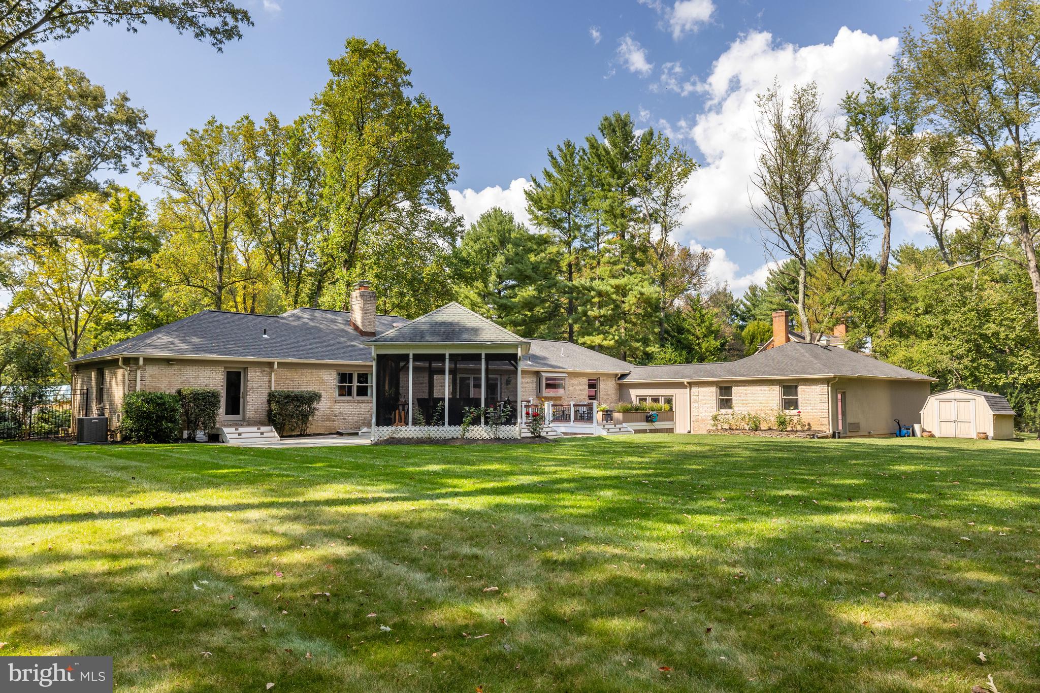 411 Springvale Road Great Falls, VA 22066 - Photo 11 of 15