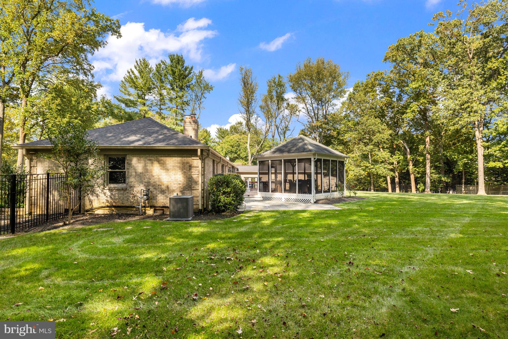 411 Springvale Road Great Falls, VA 22066 - Photo 13 of 15