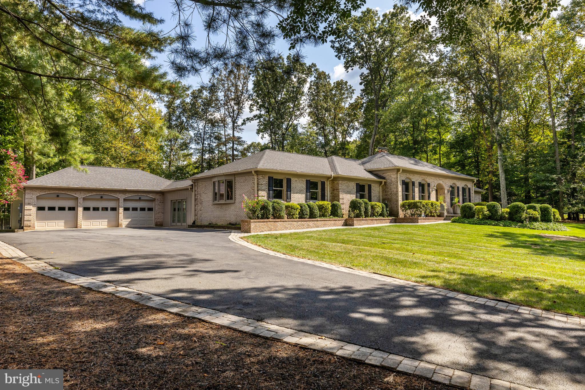 411 Springvale Road Great Falls, VA 22066 - Photo 3 of 15