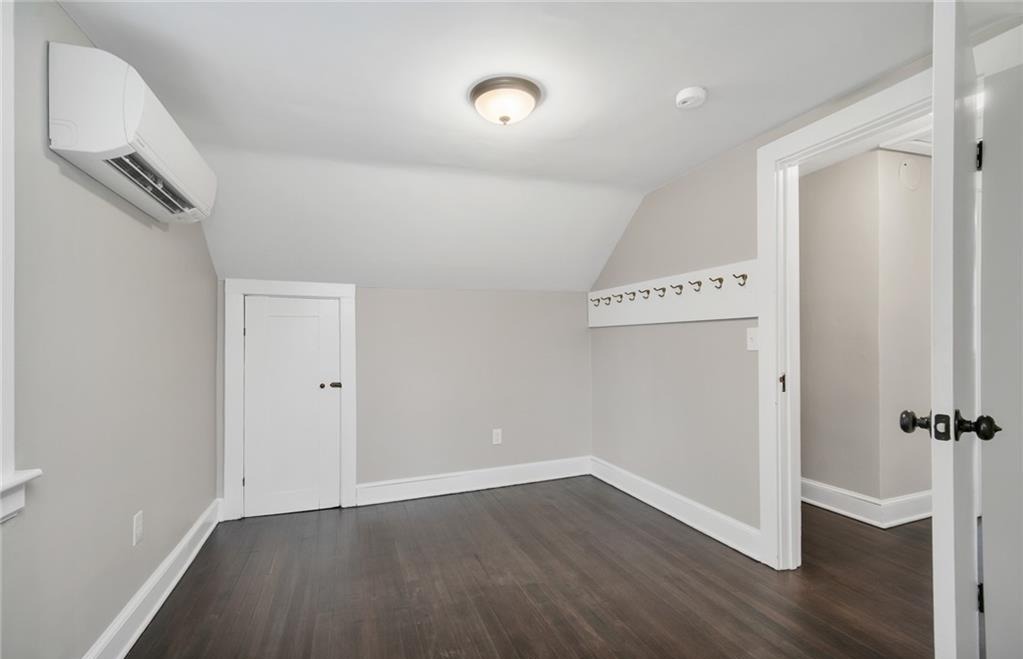 346 Middlebury Road Middlebury, CT 06762 - Photo 17 of 22 a view of an empty room