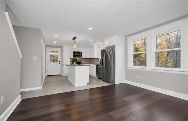 $3,000 | 346 Middlebury Road, Middlebury, CT 06762