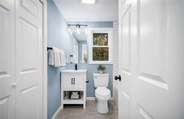 $3,000 | 346 Middlebury Road, Middlebury, CT 06762