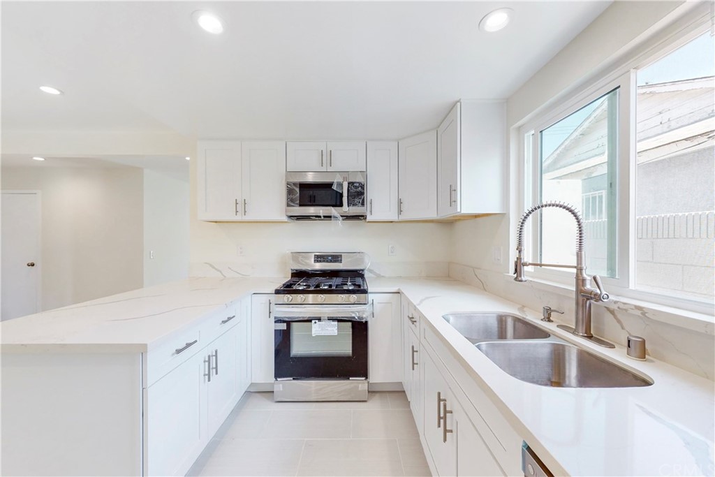 1853 East Denwall Drive Carson, CA 90746 - Photo 3 of 20