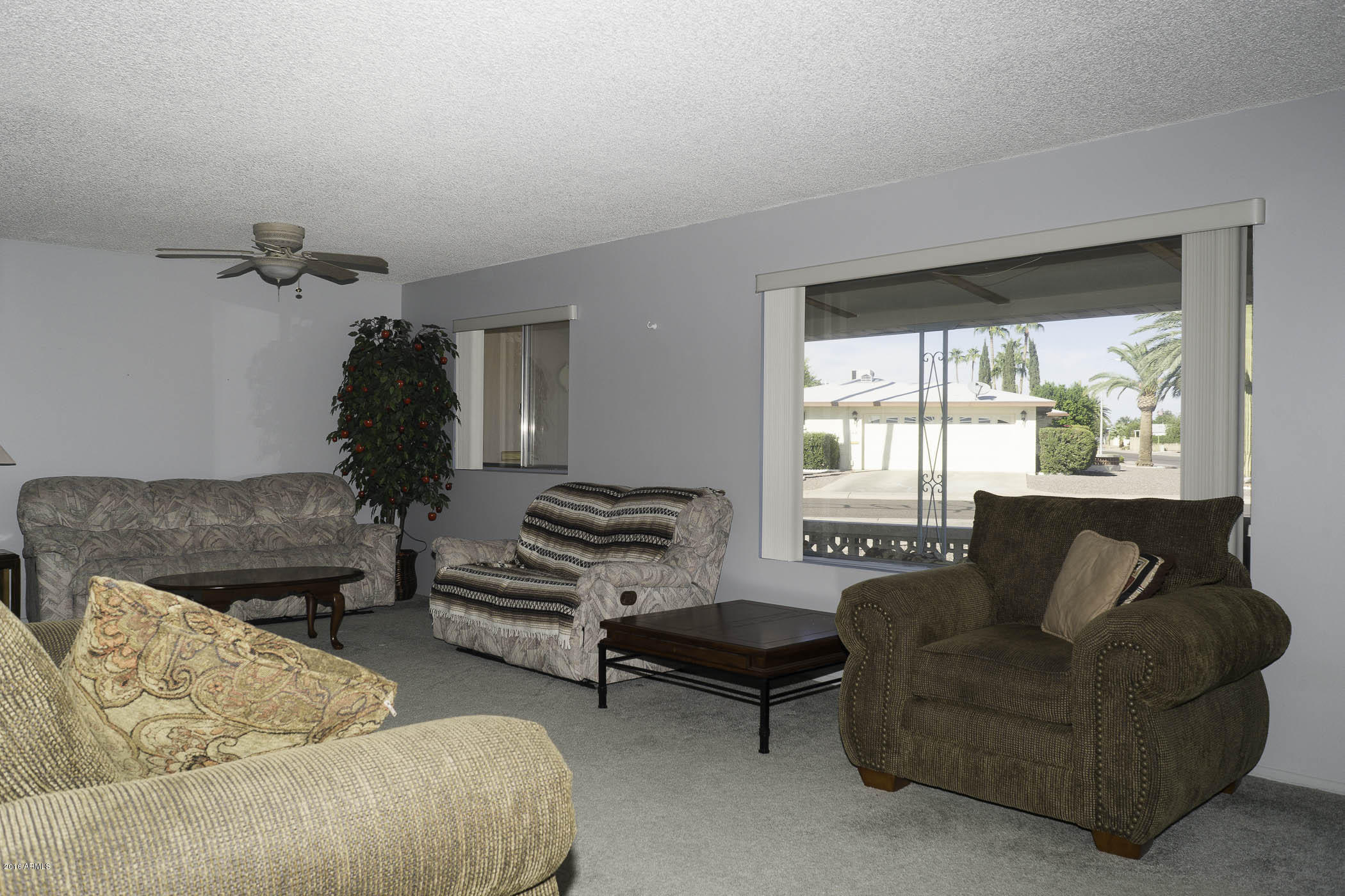 6157 East Decatur Street Mesa, AZ 85205 - Photo 6 of 25 Living Room