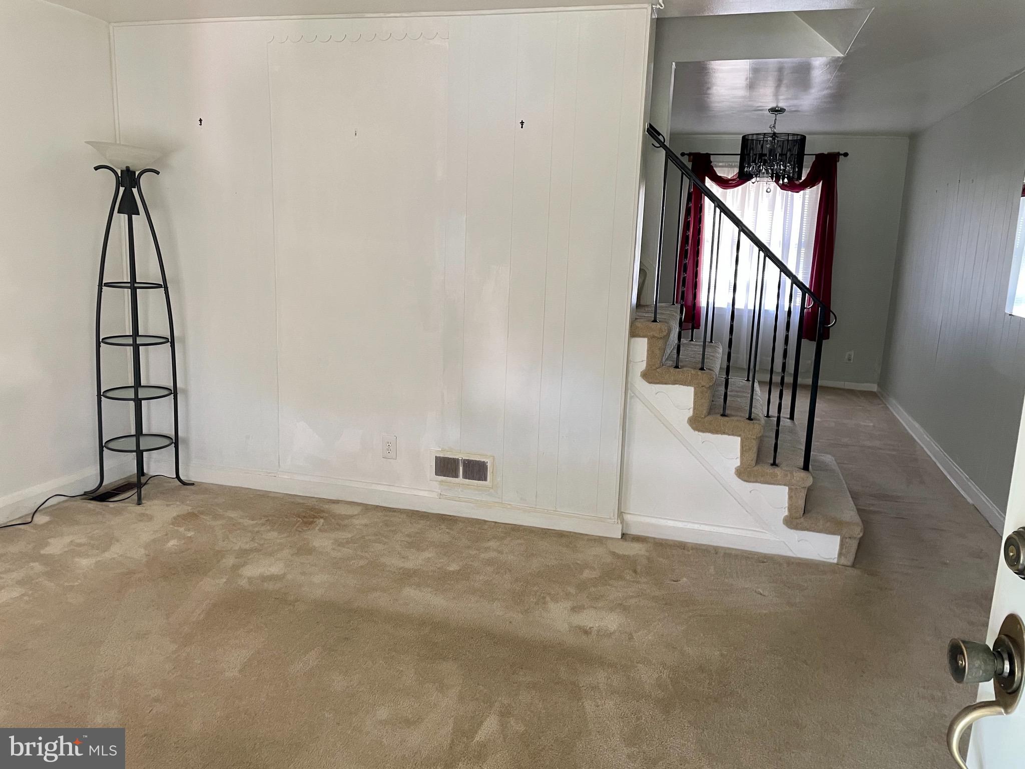 706 Middlesex Road Baltimore, MD 21221 - Photo 3 of 21