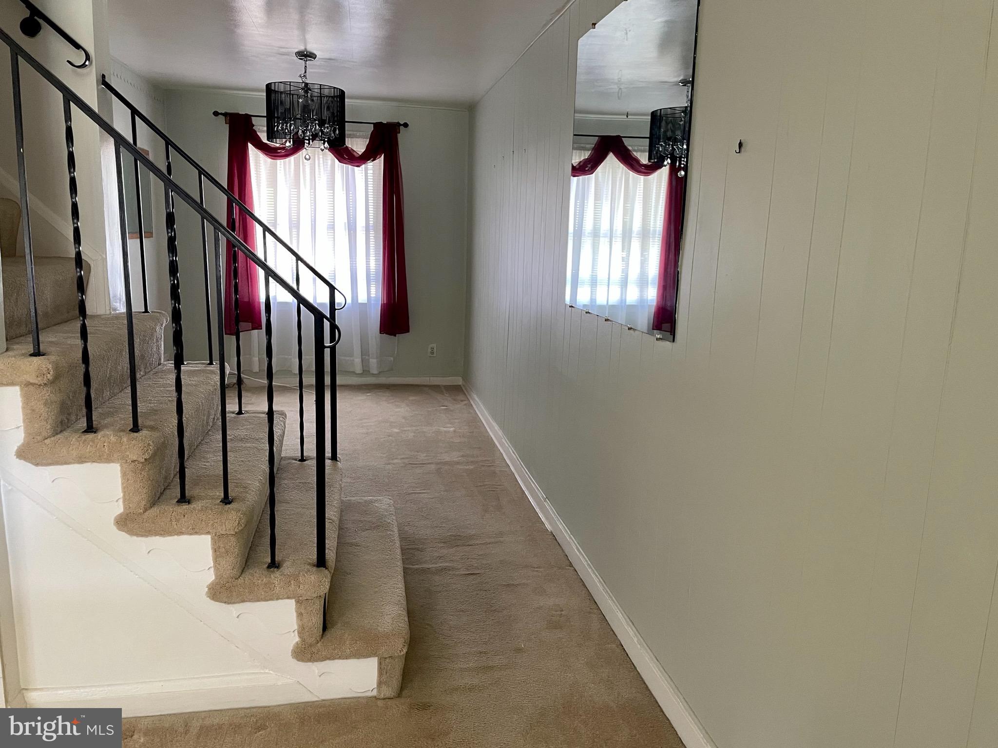 706 Middlesex Road Baltimore, MD 21221 - Photo 4 of 21