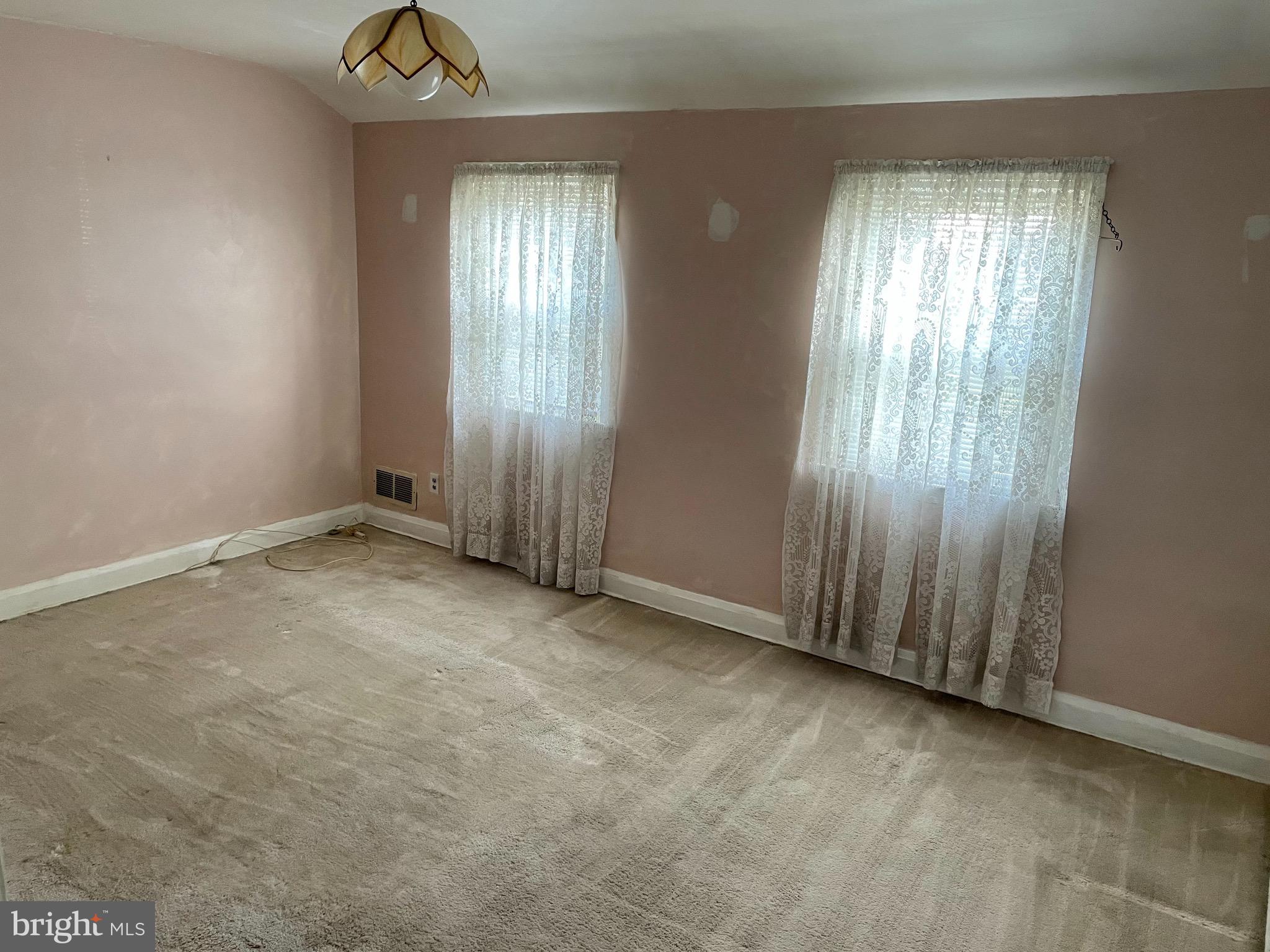 706 Middlesex Road Baltimore, MD 21221 - Photo 9 of 21