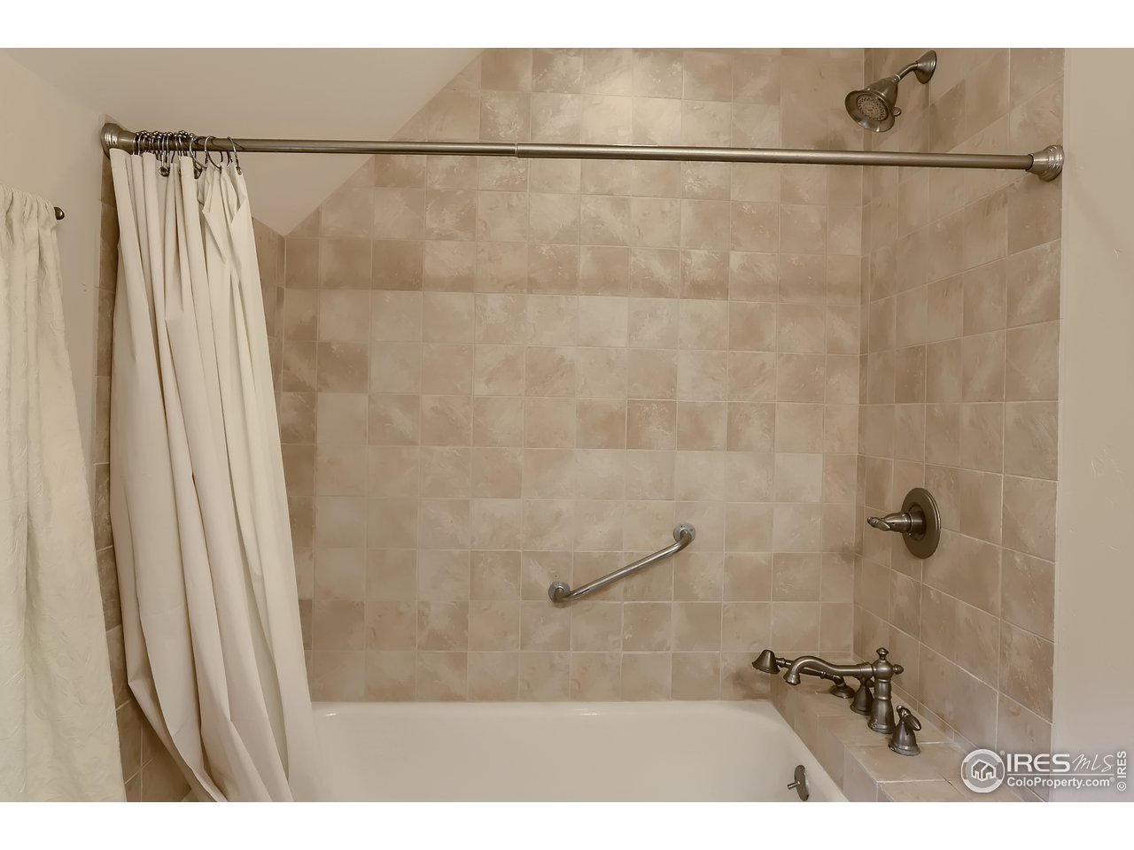 270 Gold Run Road Boulder, CO 80302 - Photo 18 of 28 Upstairs full bath