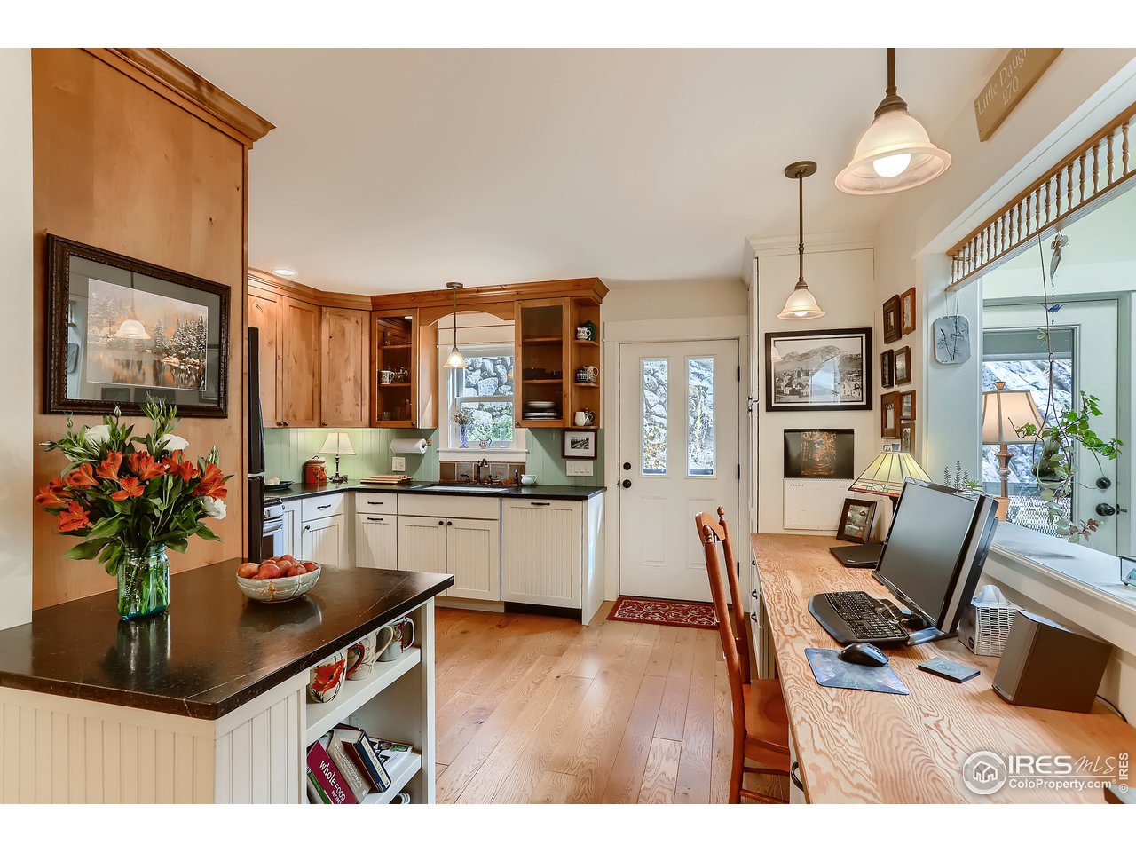 270 Gold Run Road Boulder, CO 80302 - Photo 9 of 28 Convenient work space