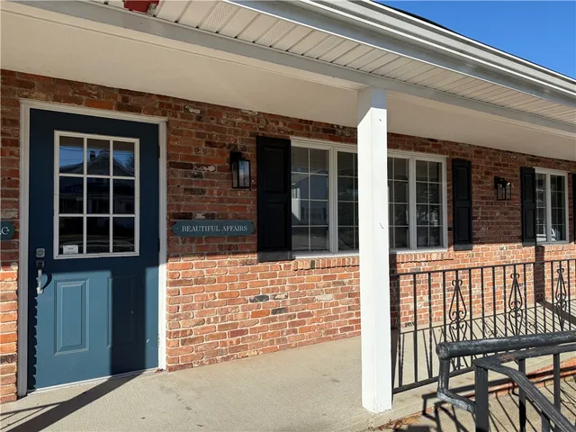 $1,900 | 990 Main Street, Unit 3, East Greenwich, RI 02818