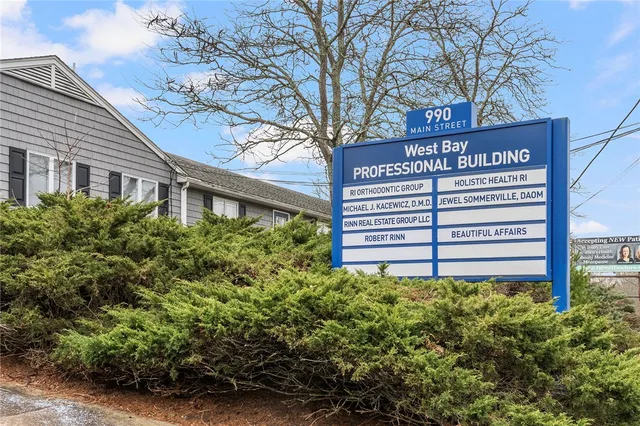 $1,900 | 990 Main Street, Unit 3, East Greenwich, RI 02818