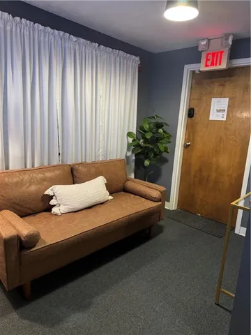 $1,900 | 990 Main Street, Unit 3, East Greenwich, RI 02818