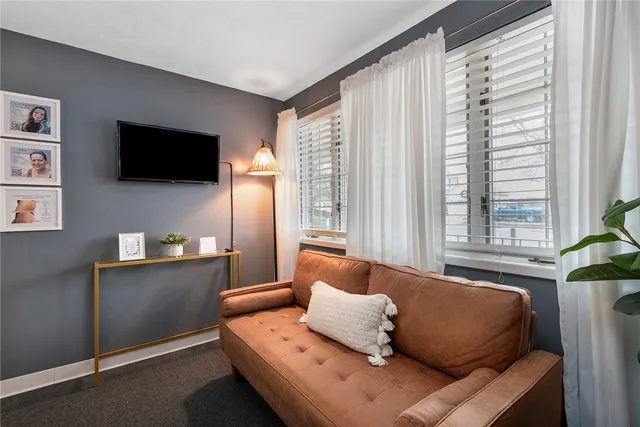 $1,900 | 990 Main Street, Unit 3, East Greenwich, RI 02818