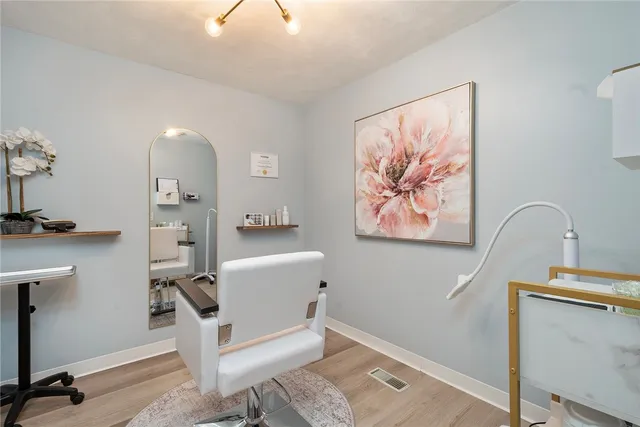 $1,900 | 990 Main Street, Unit 3, East Greenwich, RI 02818