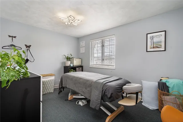 $1,900 | 990 Main Street, Unit 3, East Greenwich, RI 02818