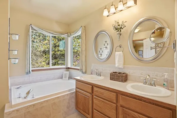 $799,999 | 11607 North Ashley Lane, Spokane, WA 99218