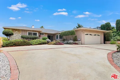 $2,699,999 | 4152 Terraza Drive, Los Angeles, CA 90008