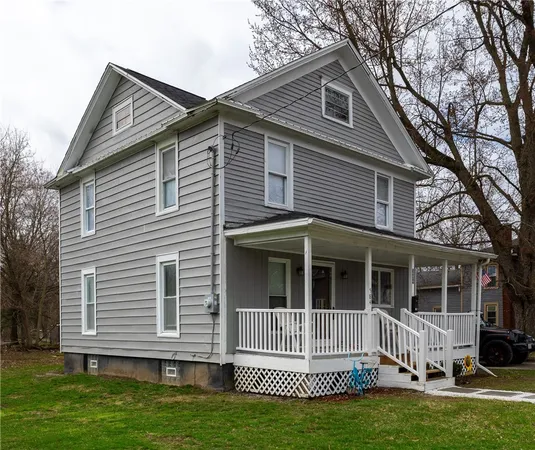 $179,900 | 584 East Avenue, Shelby, NY 14103