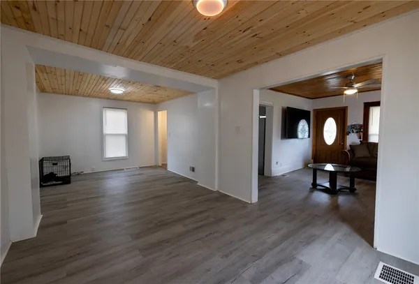 $179,900 | 584 East Avenue, Shelby, NY 14103